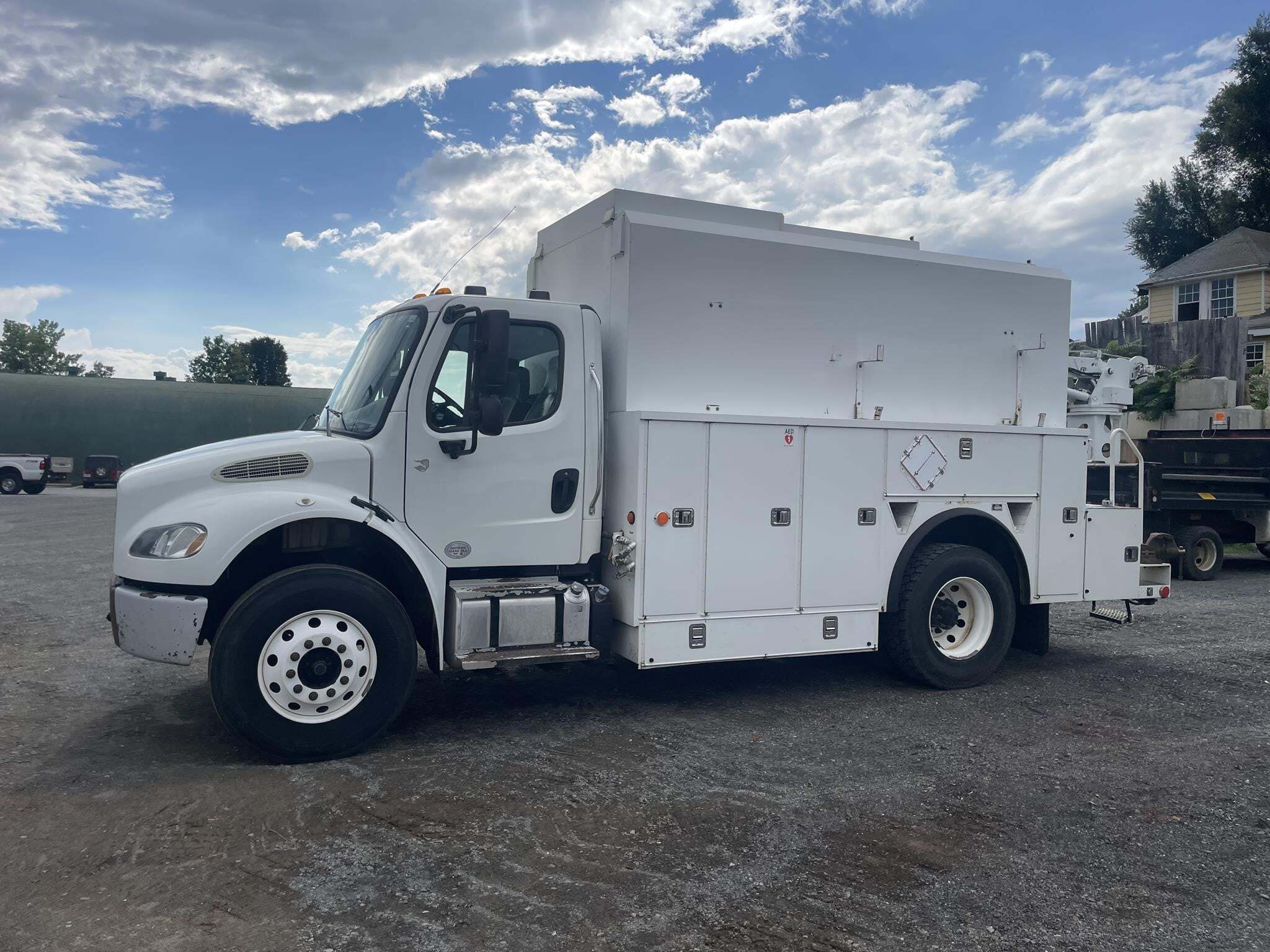 2013 FREIGHTLINER BUSINESS CLASS M2 106 in Orange, VA