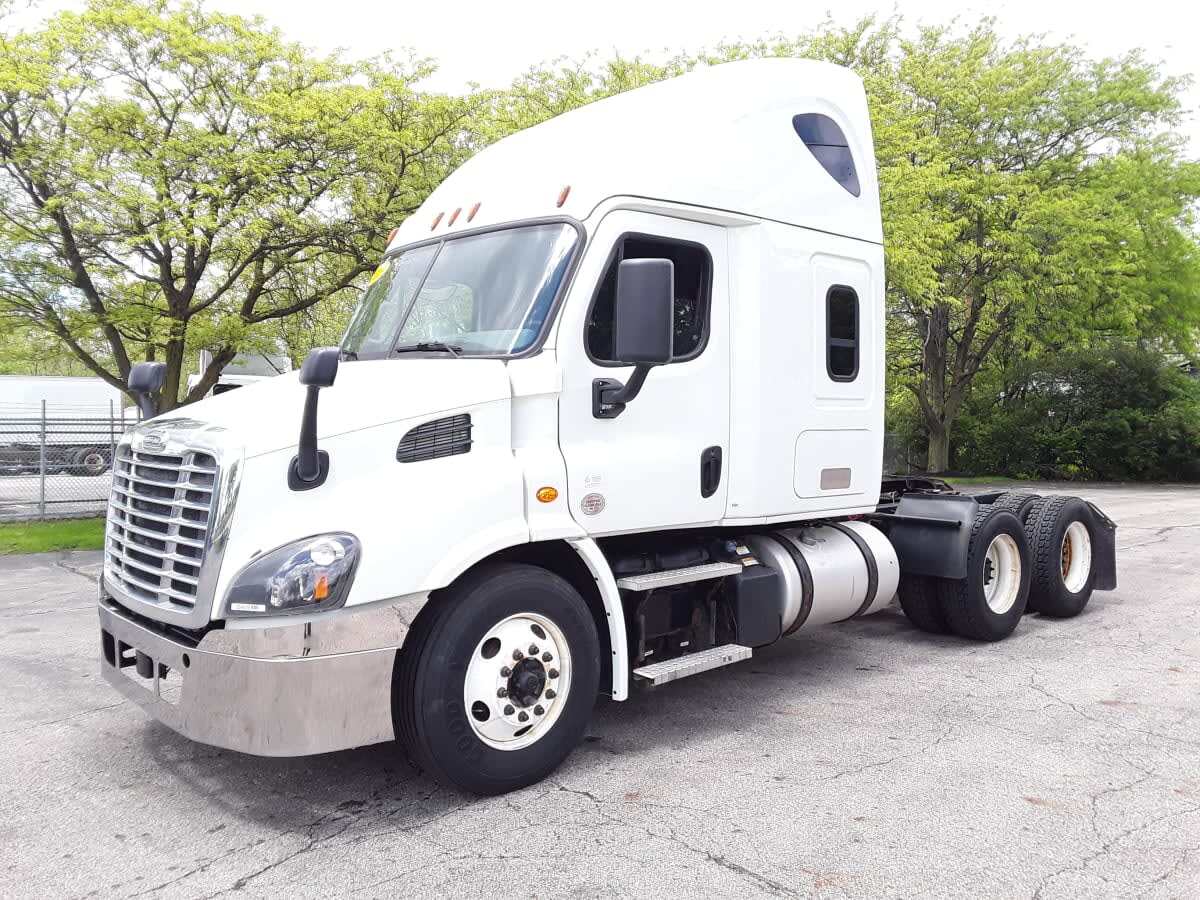 2019 FREIGHTLINER CASCADIA 113 in Hilliard, OH
