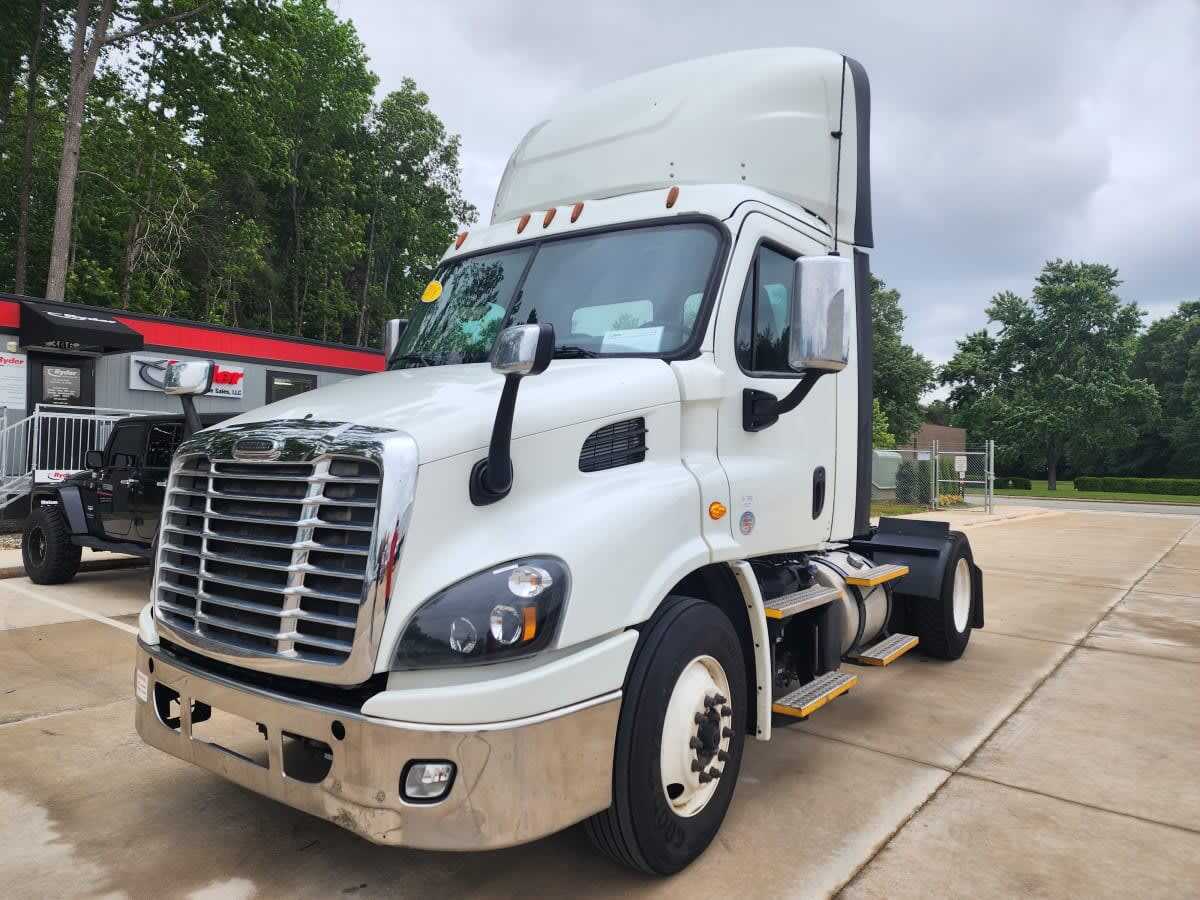 2018 FREIGHTLINER CASCADIA 113 in Greensboro, NC