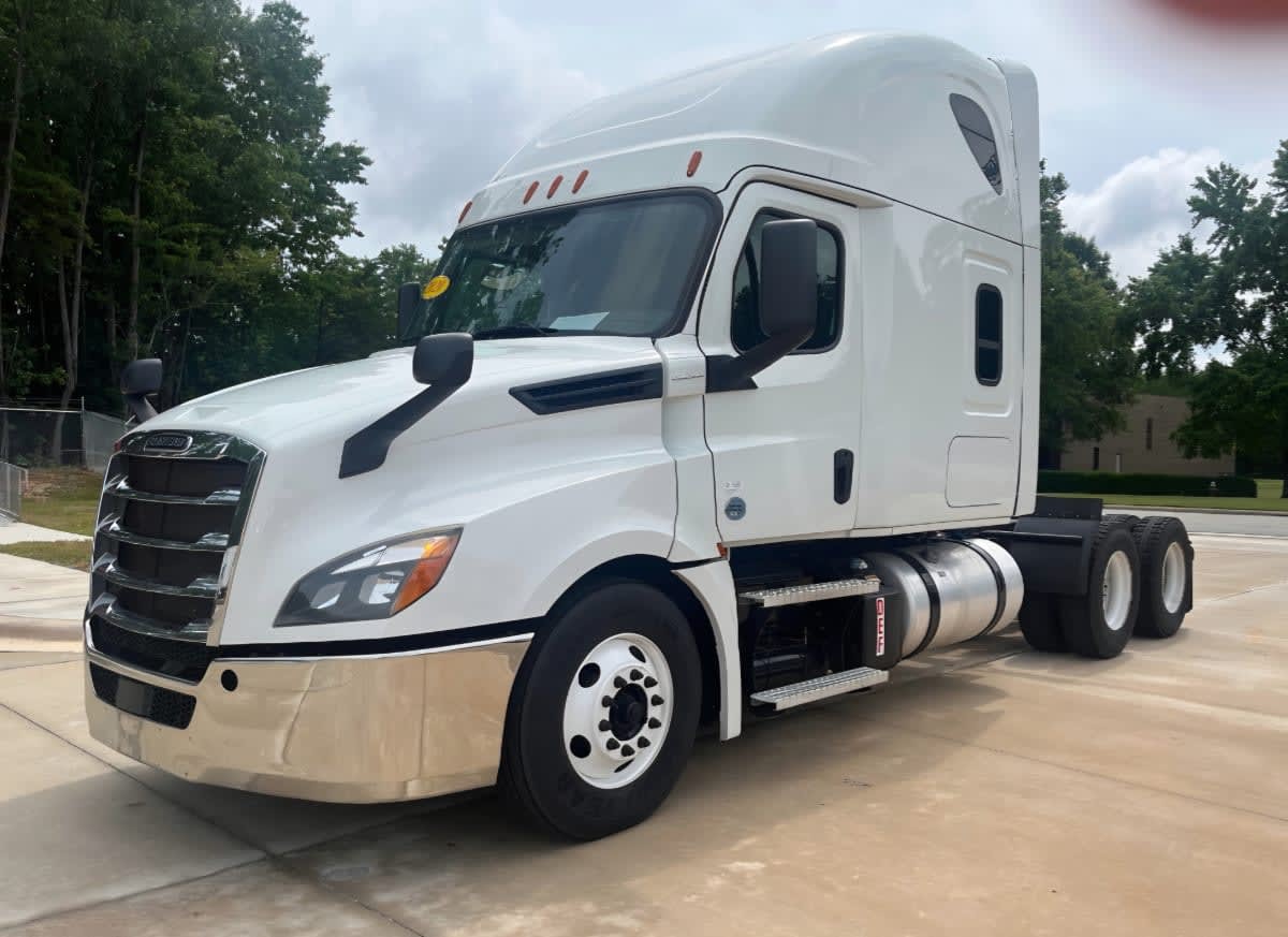 2020 FREIGHTLINER CASCADIA 126 in Greensboro, NC
