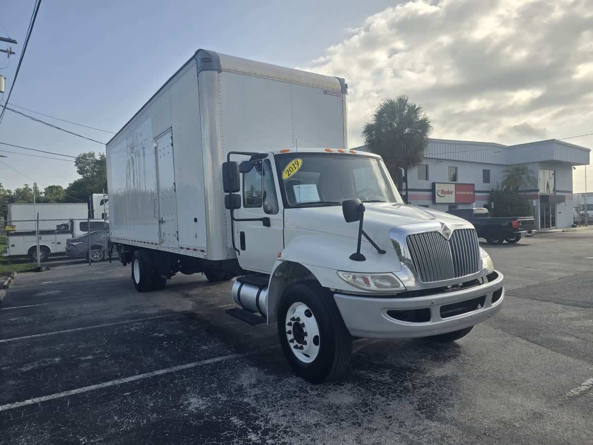 2019 INTERNATIONAL 4300 in Tampa, FL
