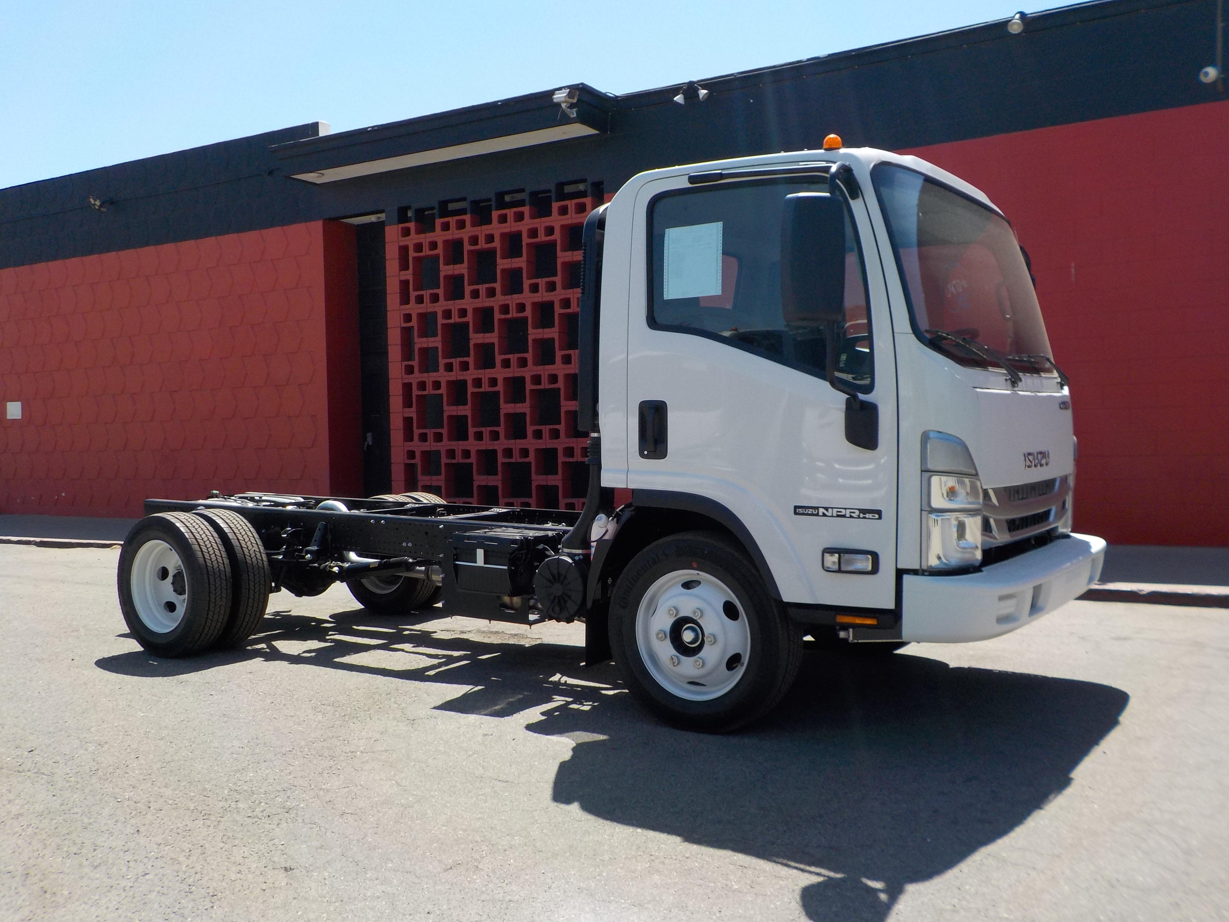 2027 ISUZU NPR HD in Corona, CA