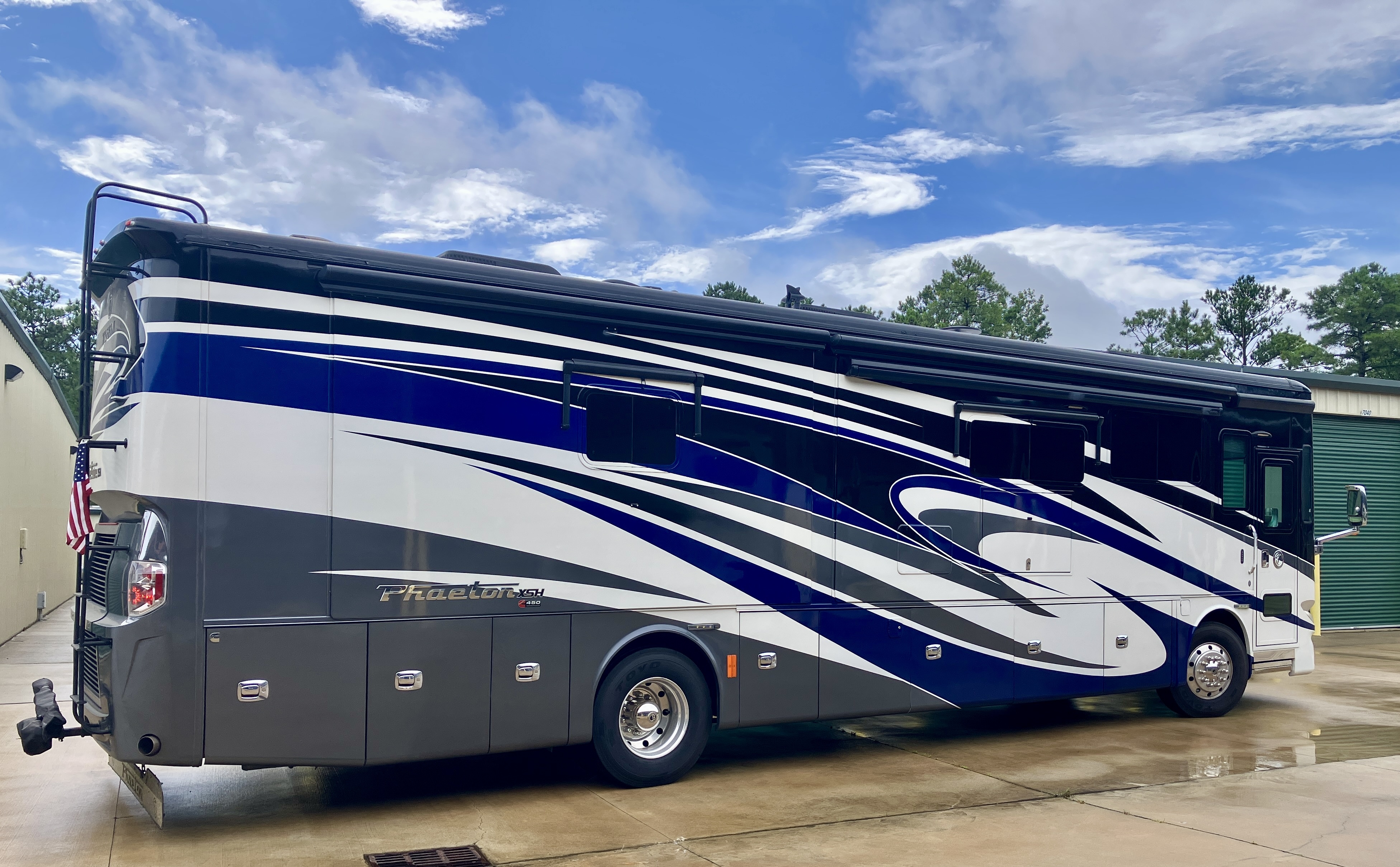 2018 Tiffin Motorhomes PHAETON 40 IH RV
