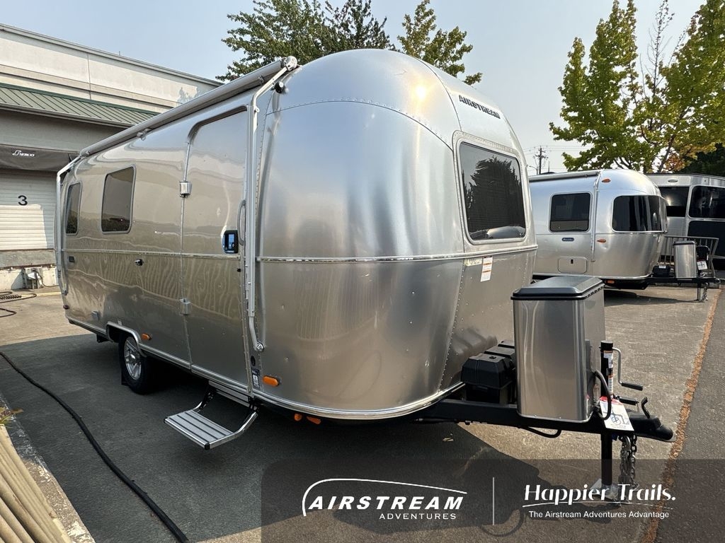 2027 Airstream World Traveler 22RB in milton WA