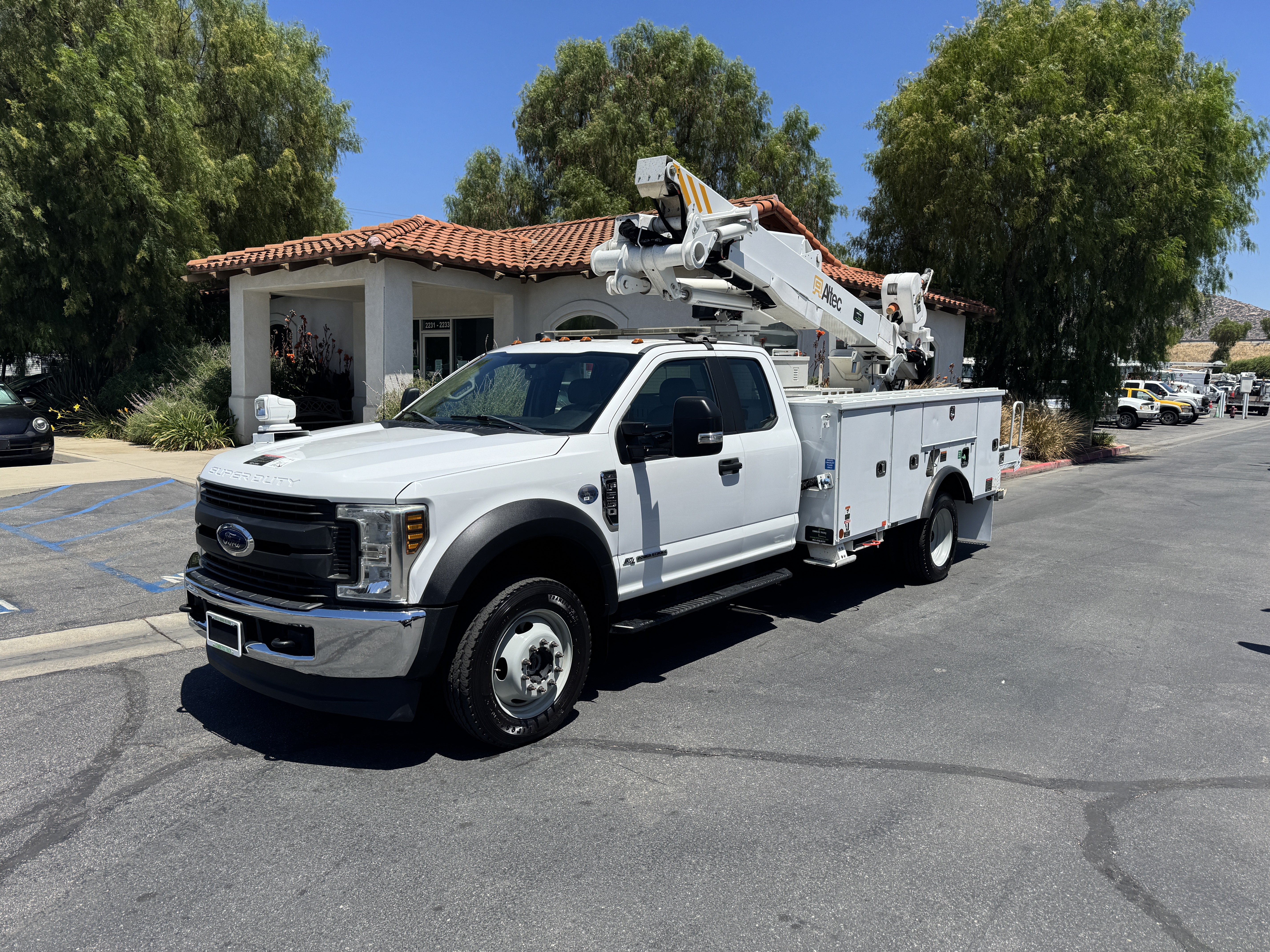2019 ALTEC AT41M in Norco, CA