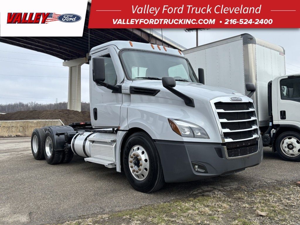 2021 FREIGHTLINER CASCADIA 126 in Cleveland, OH