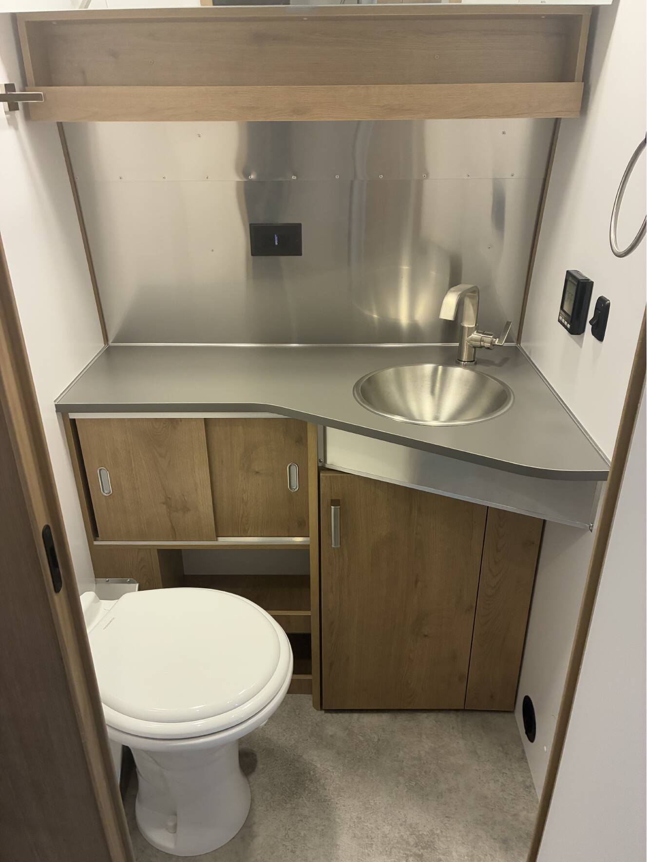A photo of this 2025 Airstream TRADE WIND 25FBQH
