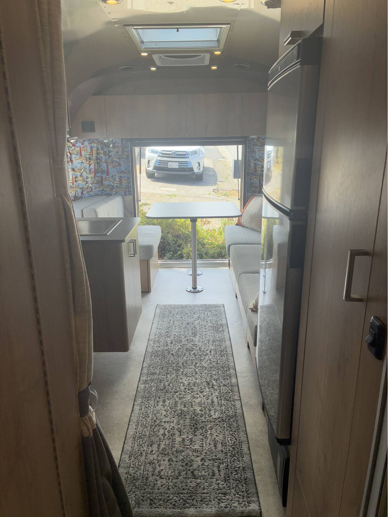 A photo of this 2025 Airstream TRADE WIND 25FBQH