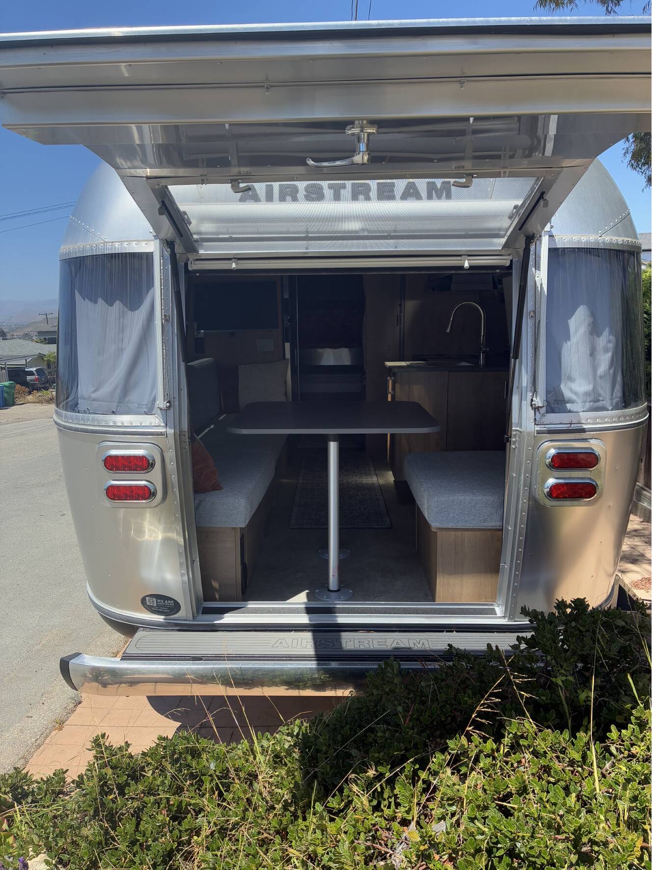A photo of this 2025 Airstream TRADE WIND 25FBQH