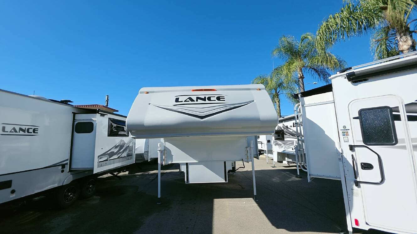 A photo of this 2026 Lance 1062