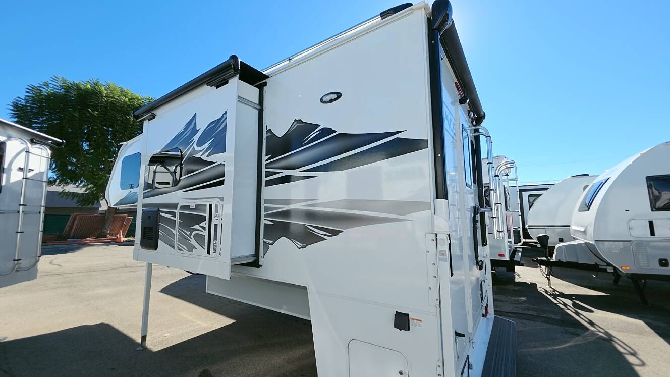 A photo of this 2026 Lance 1062