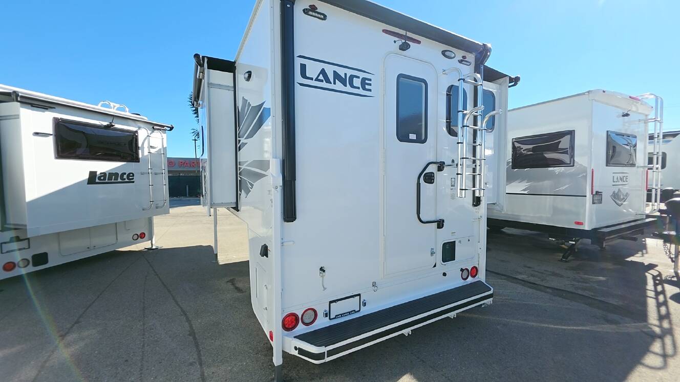 A photo of this 2026 Lance 1062