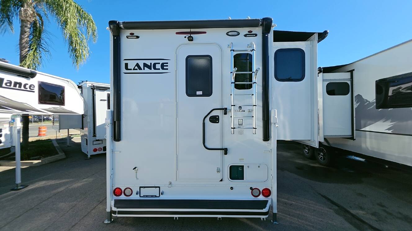 A photo of this 2026 Lance 1062