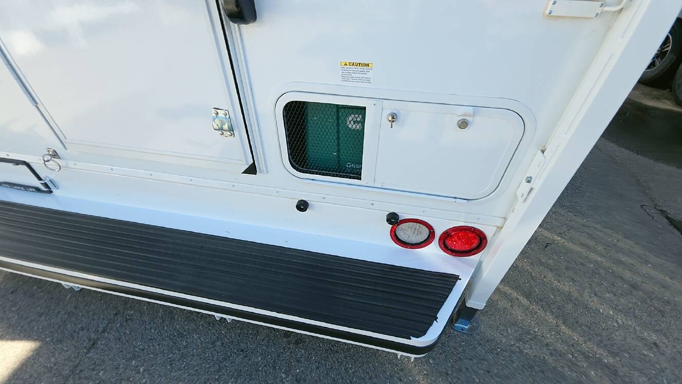 A photo of this 2026 Lance 1062