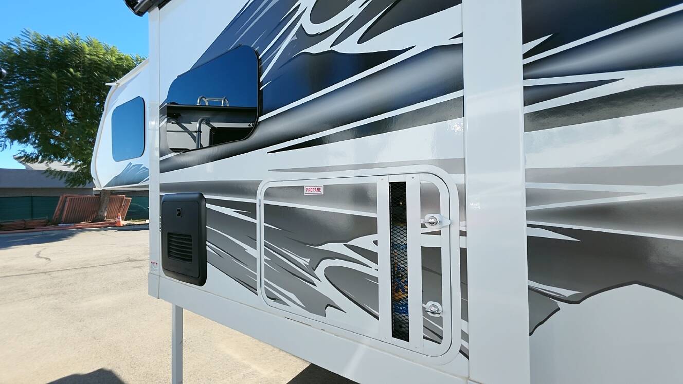 A photo of this 2026 Lance 1062