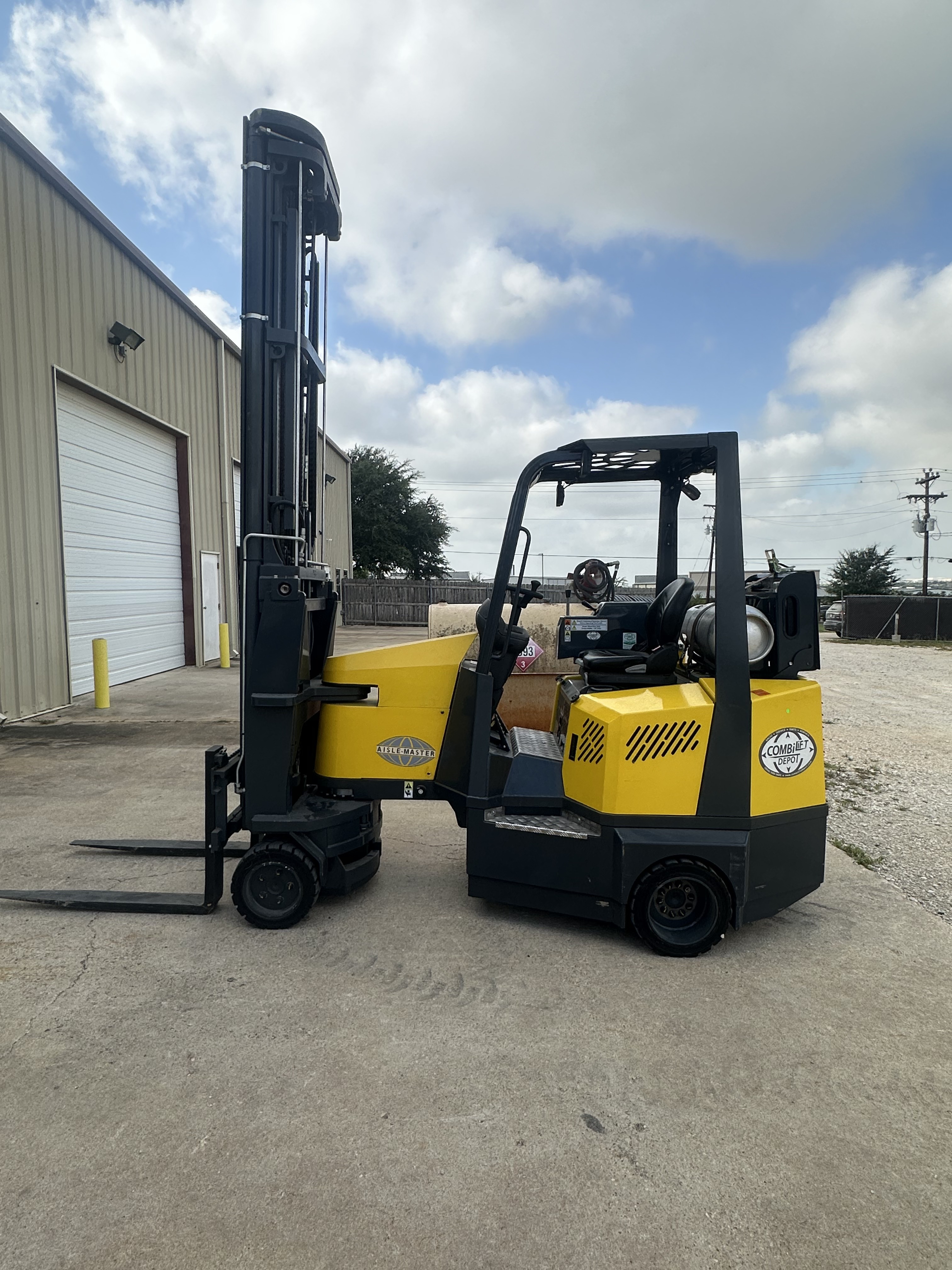 2017 COMBILIFT WH44 in Buda, TX