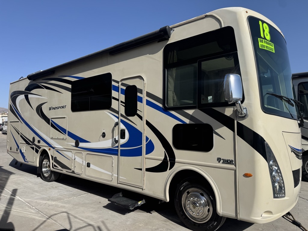 2018 Thor Windsport  29M - CLASS A WITH OUTSIDE TV & KITCHEN in lake havasu city AZ