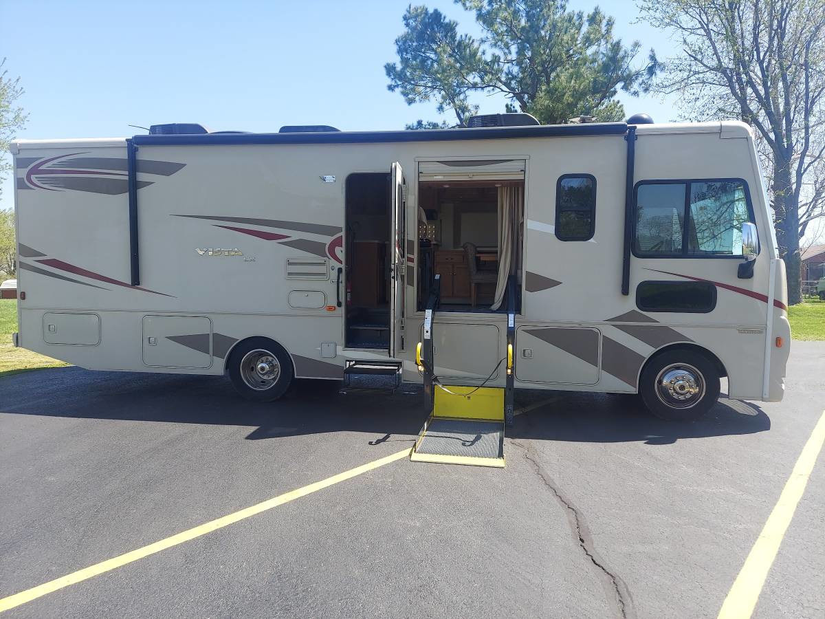 2017 Winnebago VISTA LX 30T in lisbon falls ME