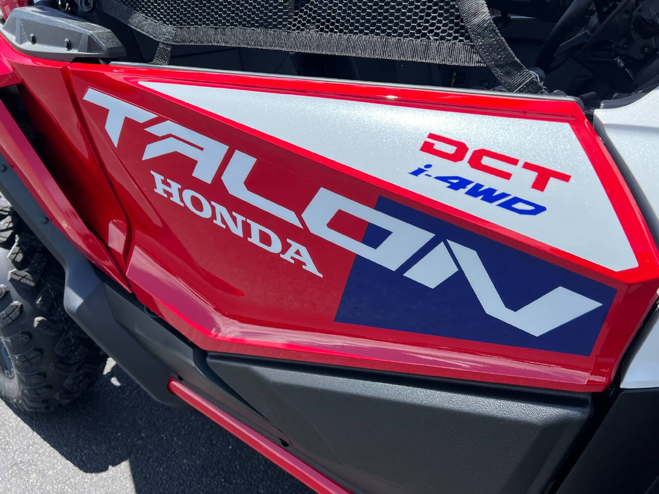 A photo of this 2026 Honda Talon 1000X FOX Live Valve