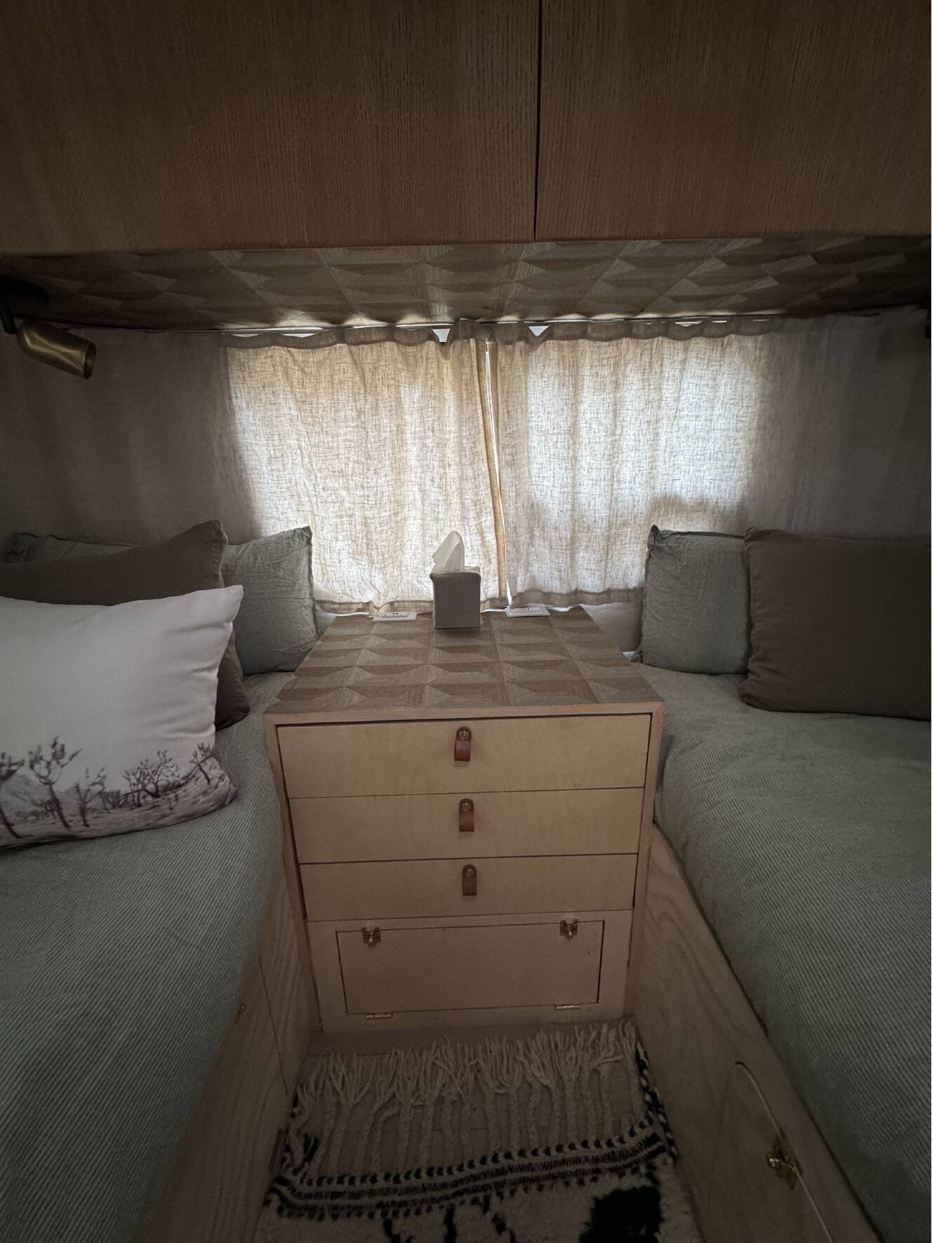 A photo of this 2002 Airstream SAFARI 25LS