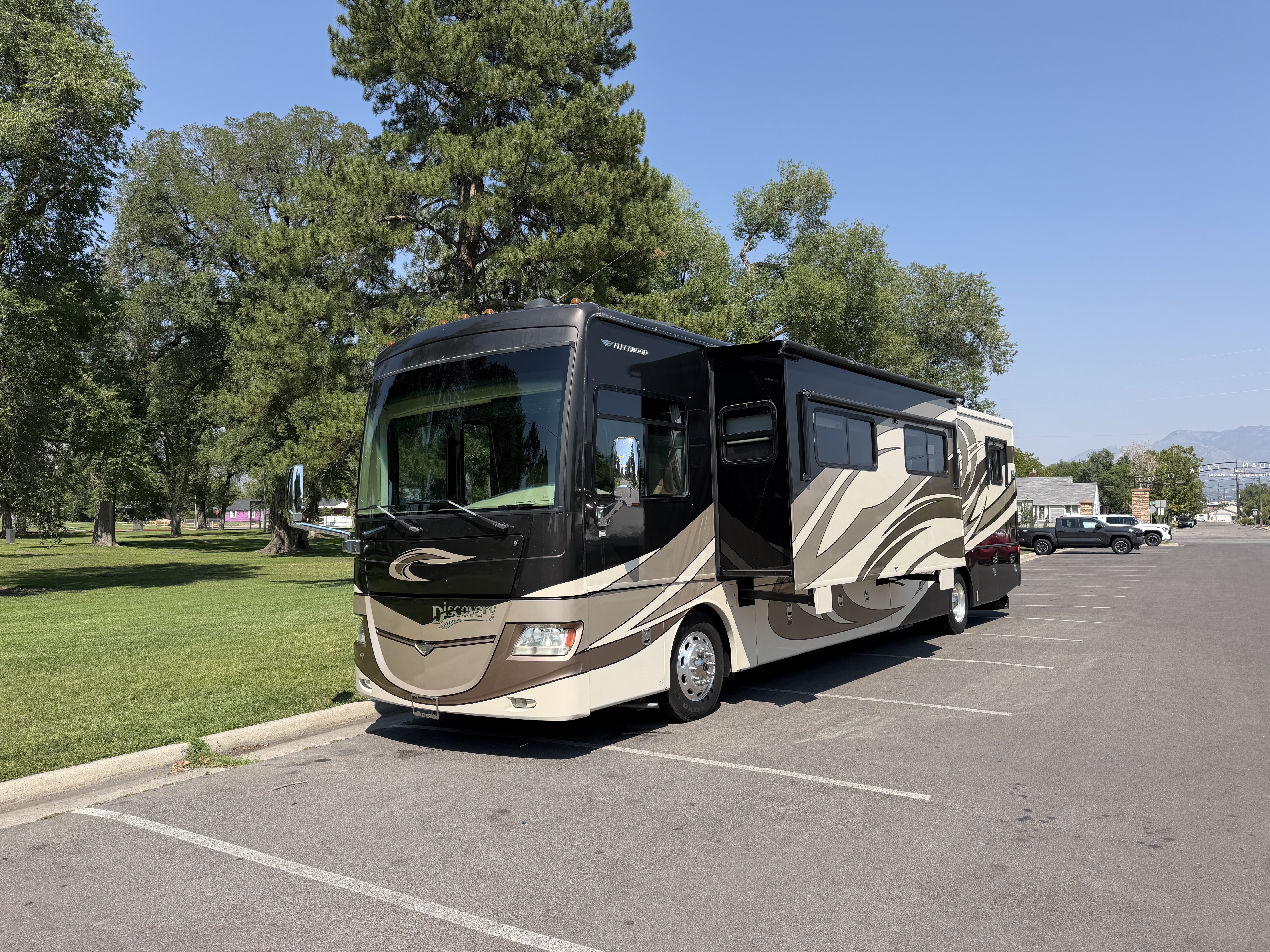 2011 Fleetwood DISCOVERY 40X in salt lake city UT