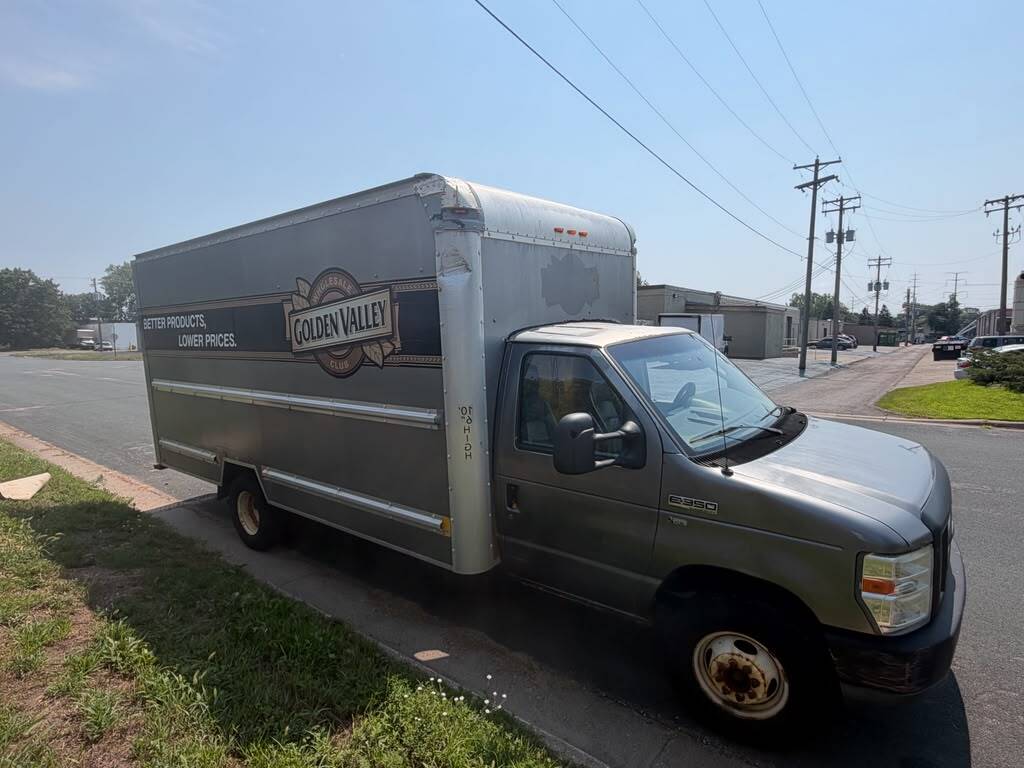 2011 FORD E350 in Fridley, MN