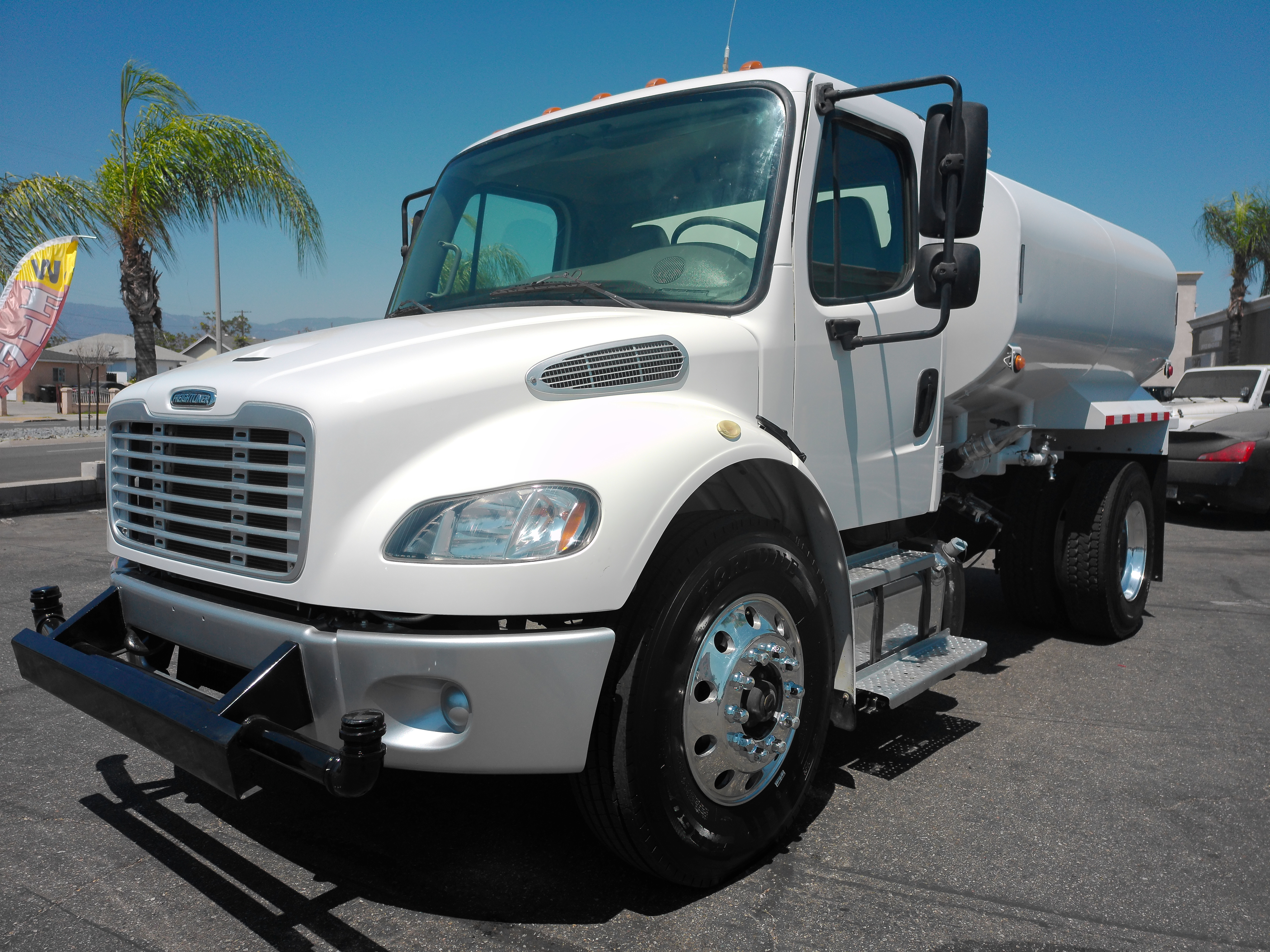 2015 FREIGHTLINER BUSINESS CLASS M2 106 in Colton, CA