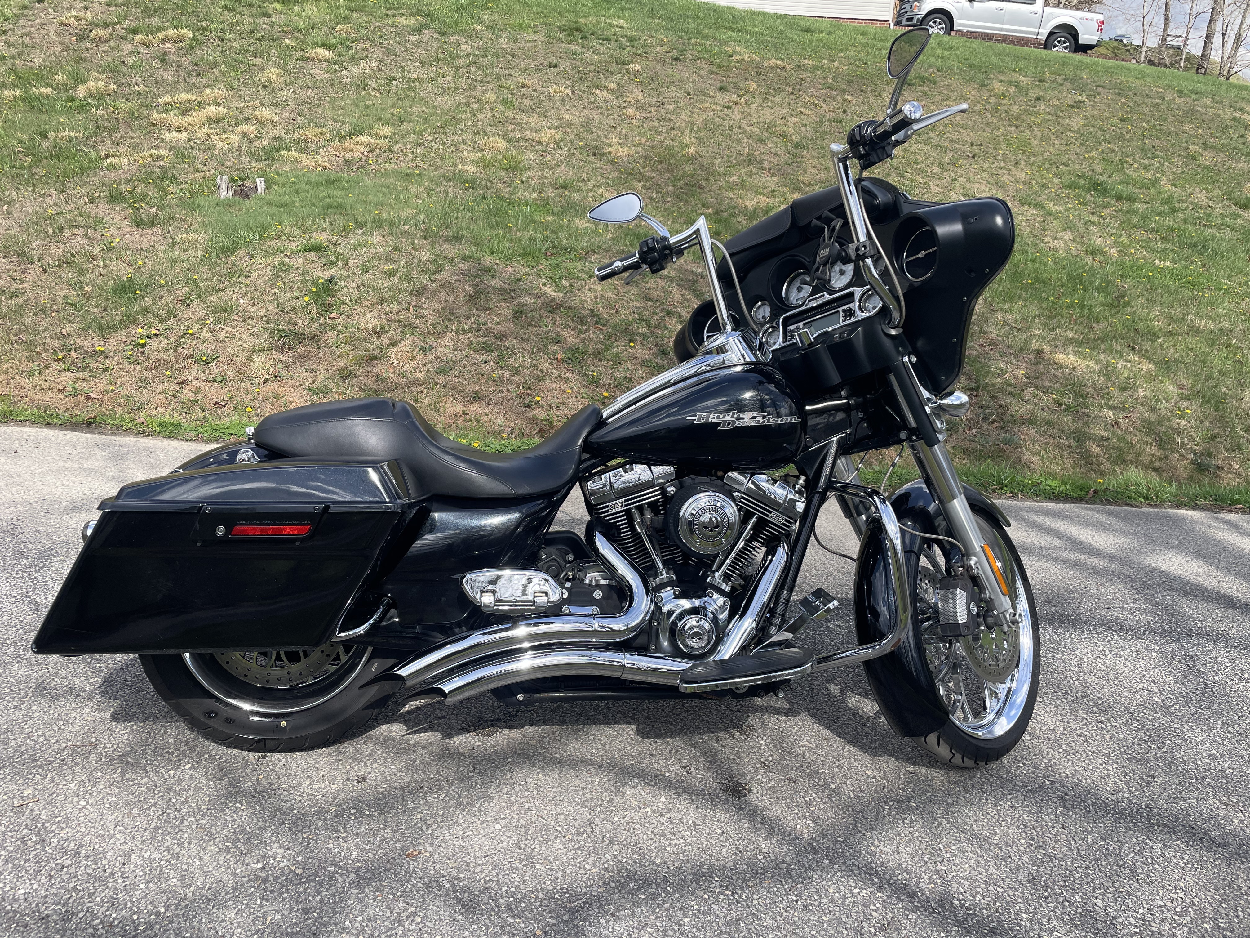 2013 Harley-Davidson STREET GLIDE BASE BASE in Olive Hill, KY