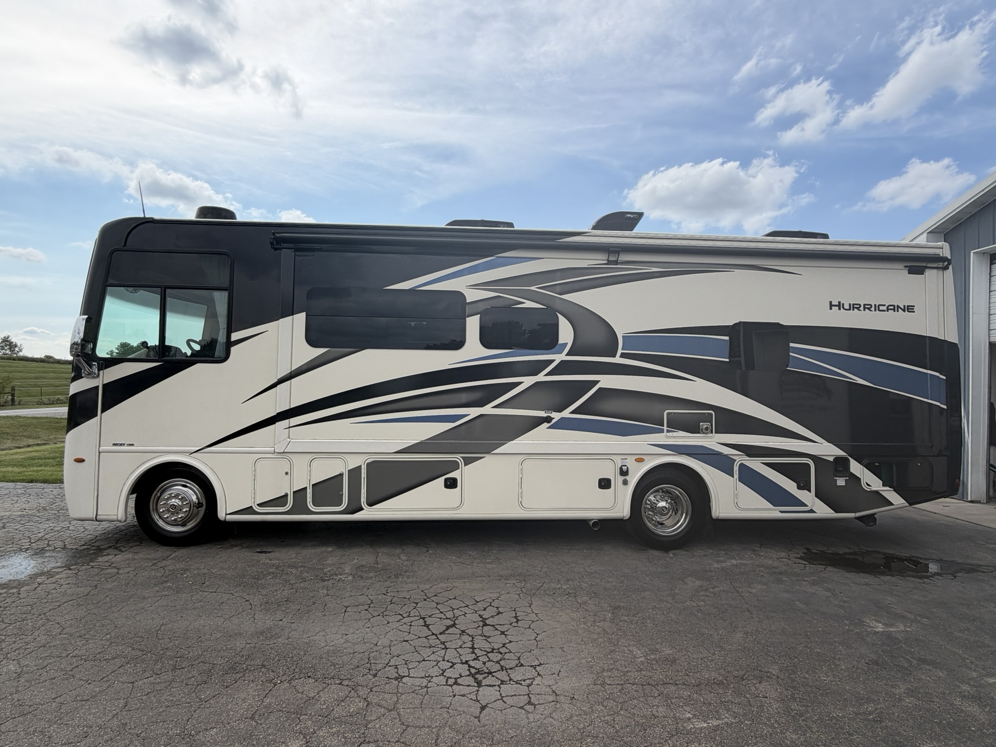 2021 Thor Motor Coach HURRICANE 29M in dayton OH