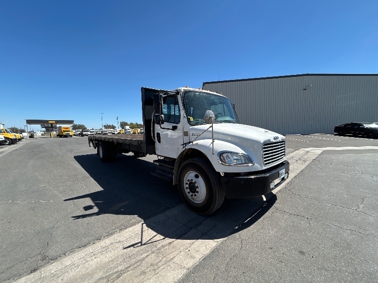 2019 FREIGHTLINER BUSINESS CLASS M2 106 in Fresno, CA