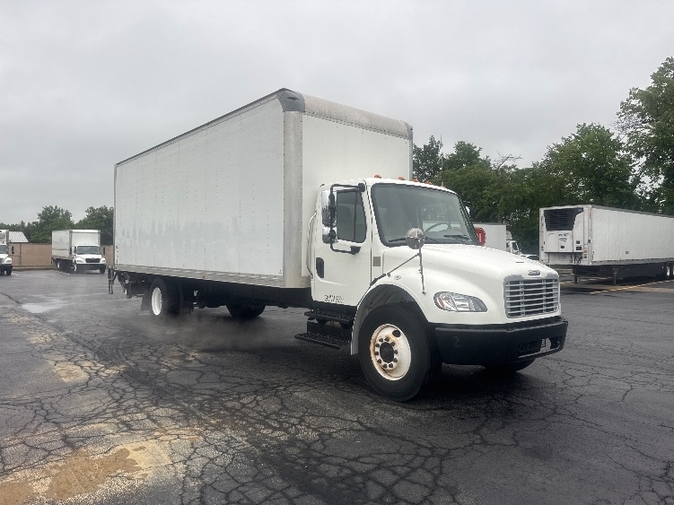 2020 FREIGHTLINER BUSINESS CLASS M2 106 in Gahanna, OH
