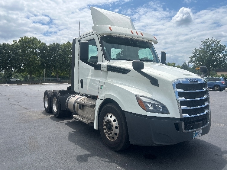 2018 FREIGHTLINER CASCADIA 126 in New Castle, DE