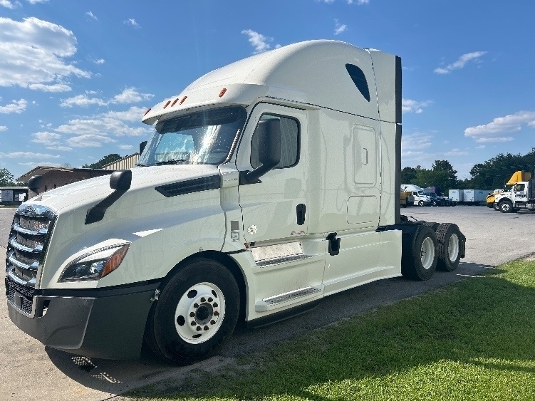2020 FREIGHTLINER CASCADIA 126 in Florence, SC