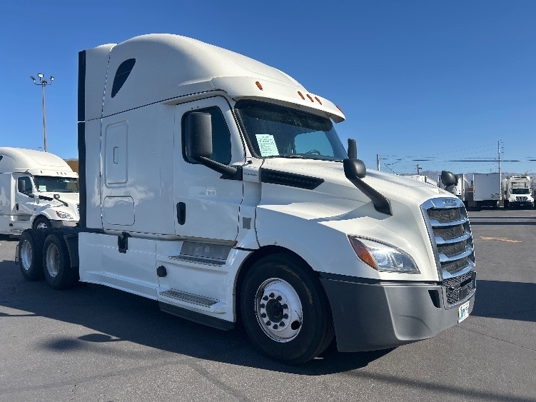 2020 FREIGHTLINER CASCADIA 126 in Phoenix, AZ