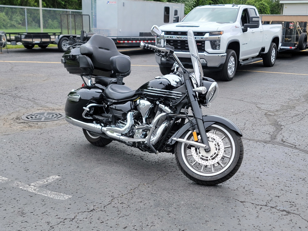 2010 Yamaha XV19CTSZB in Monroe, MI