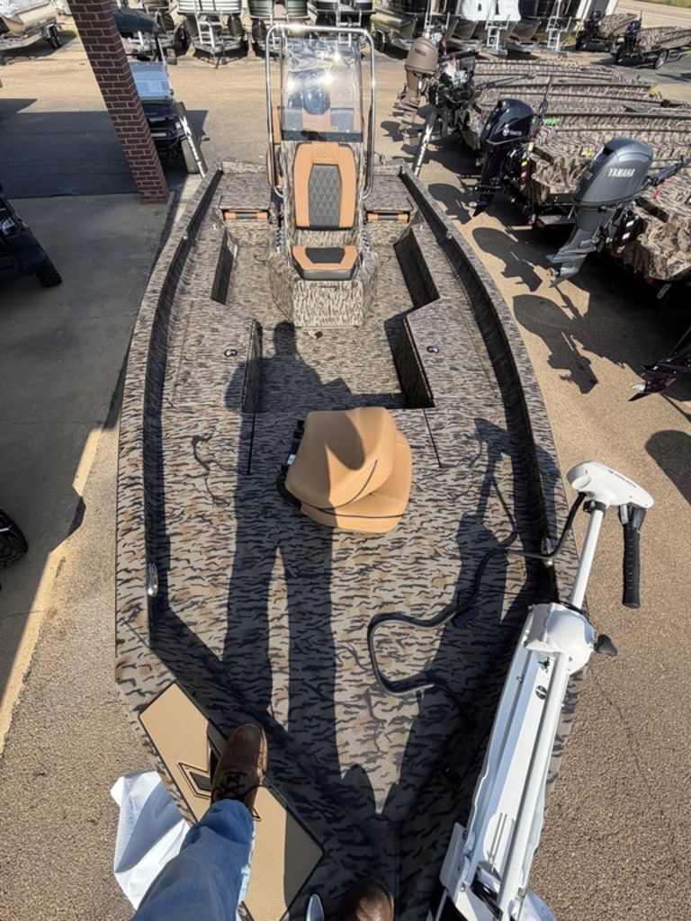 2027 Xpress Boats H22B W/ YAMAHA F150LB in hattiesburg MS