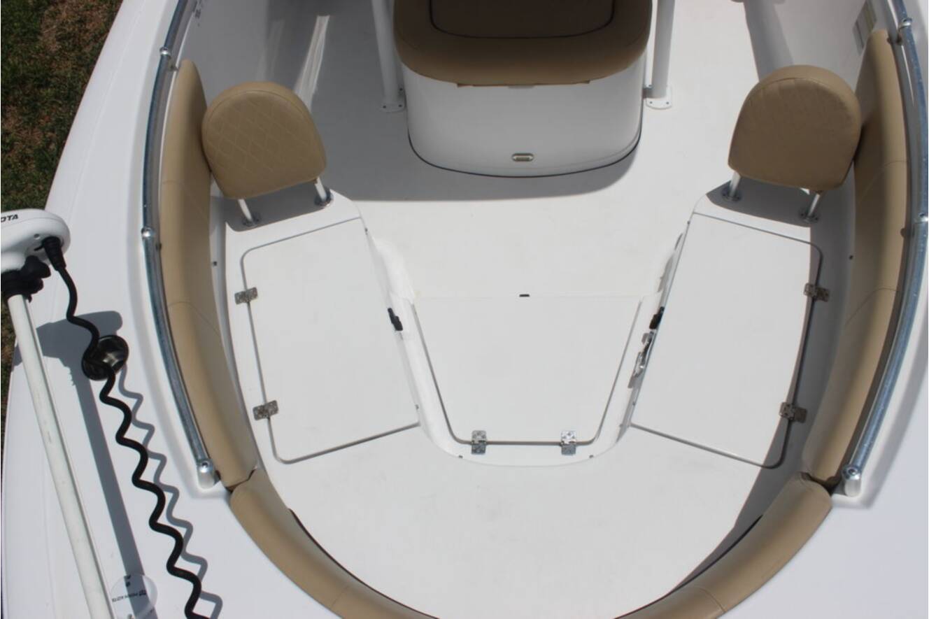 A photo of this 2018 Sportsman Heritage 231 Center Console