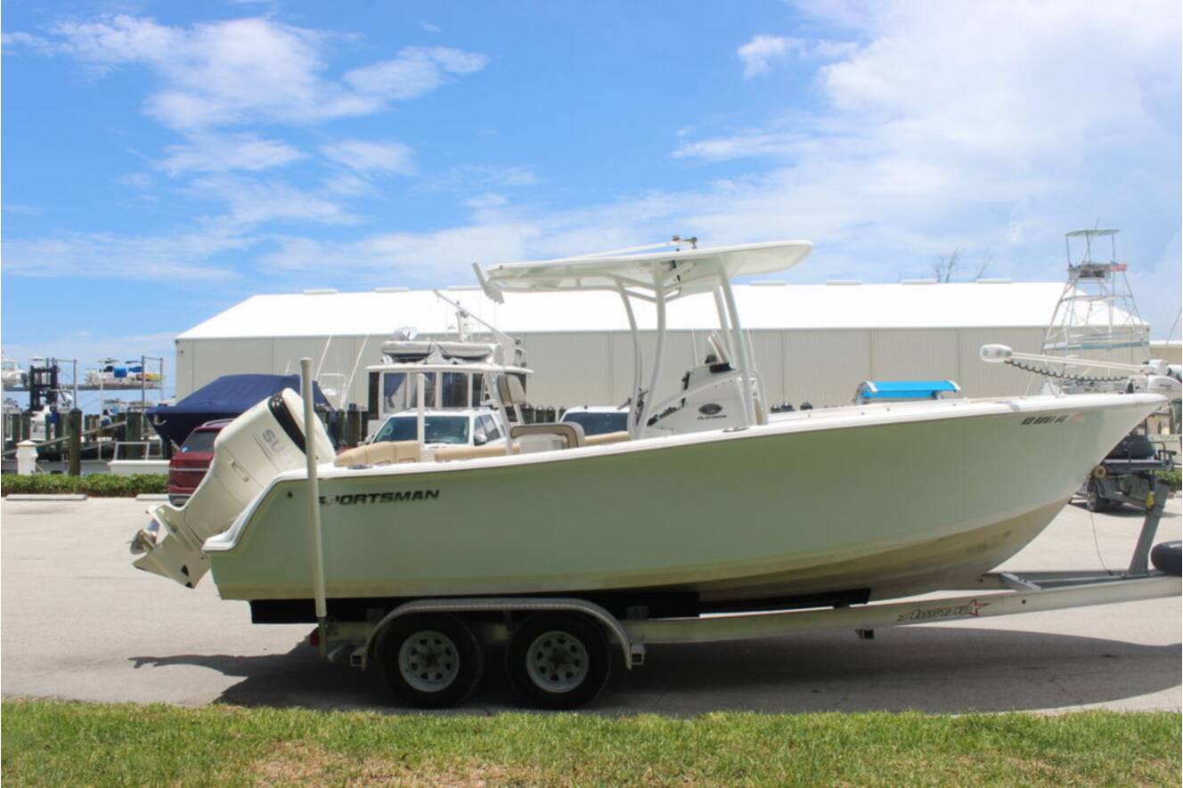 A photo of this 2018 Sportsman Heritage 231 Center Console