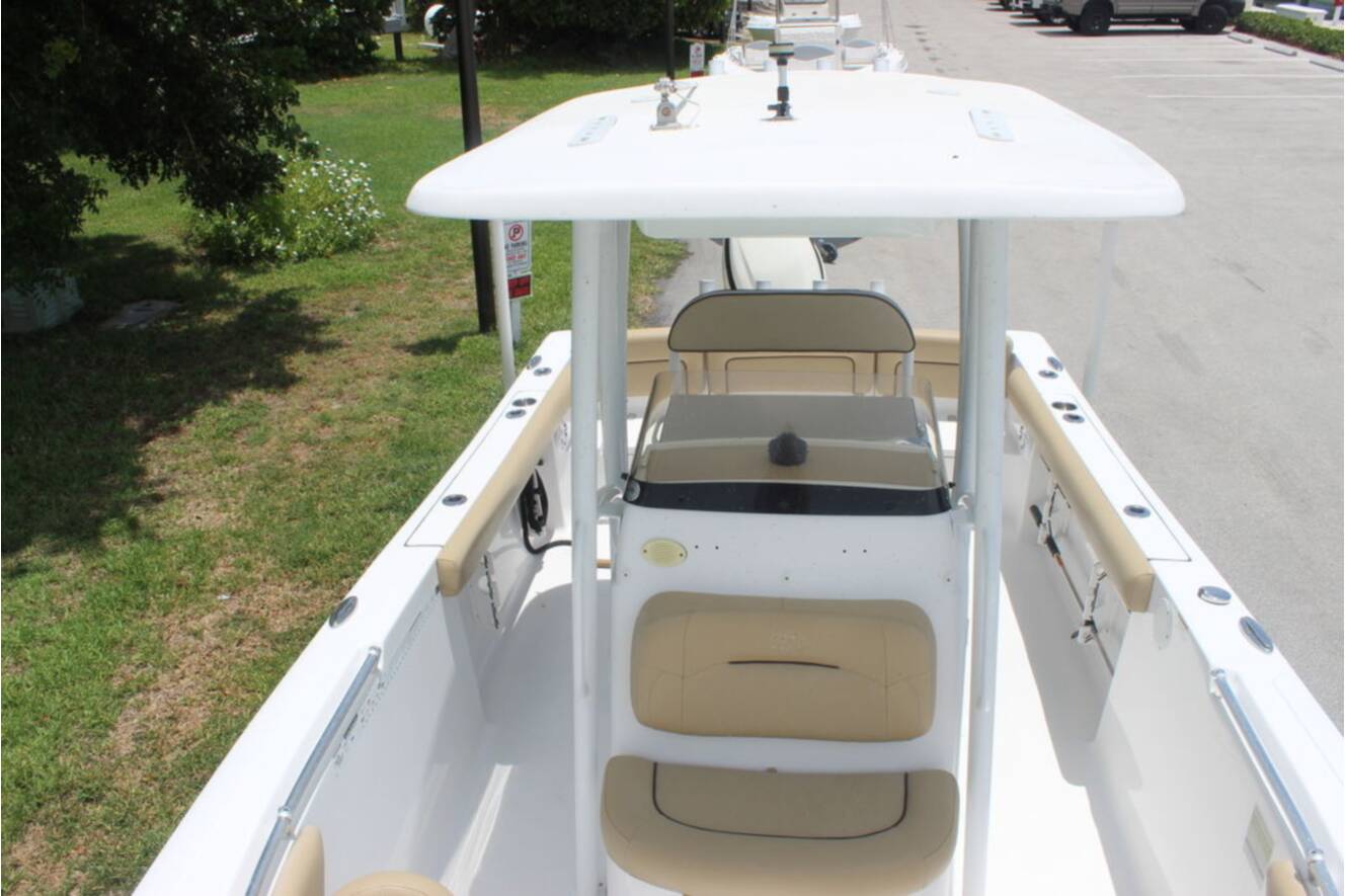 A photo of this 2018 Sportsman Heritage 231 Center Console