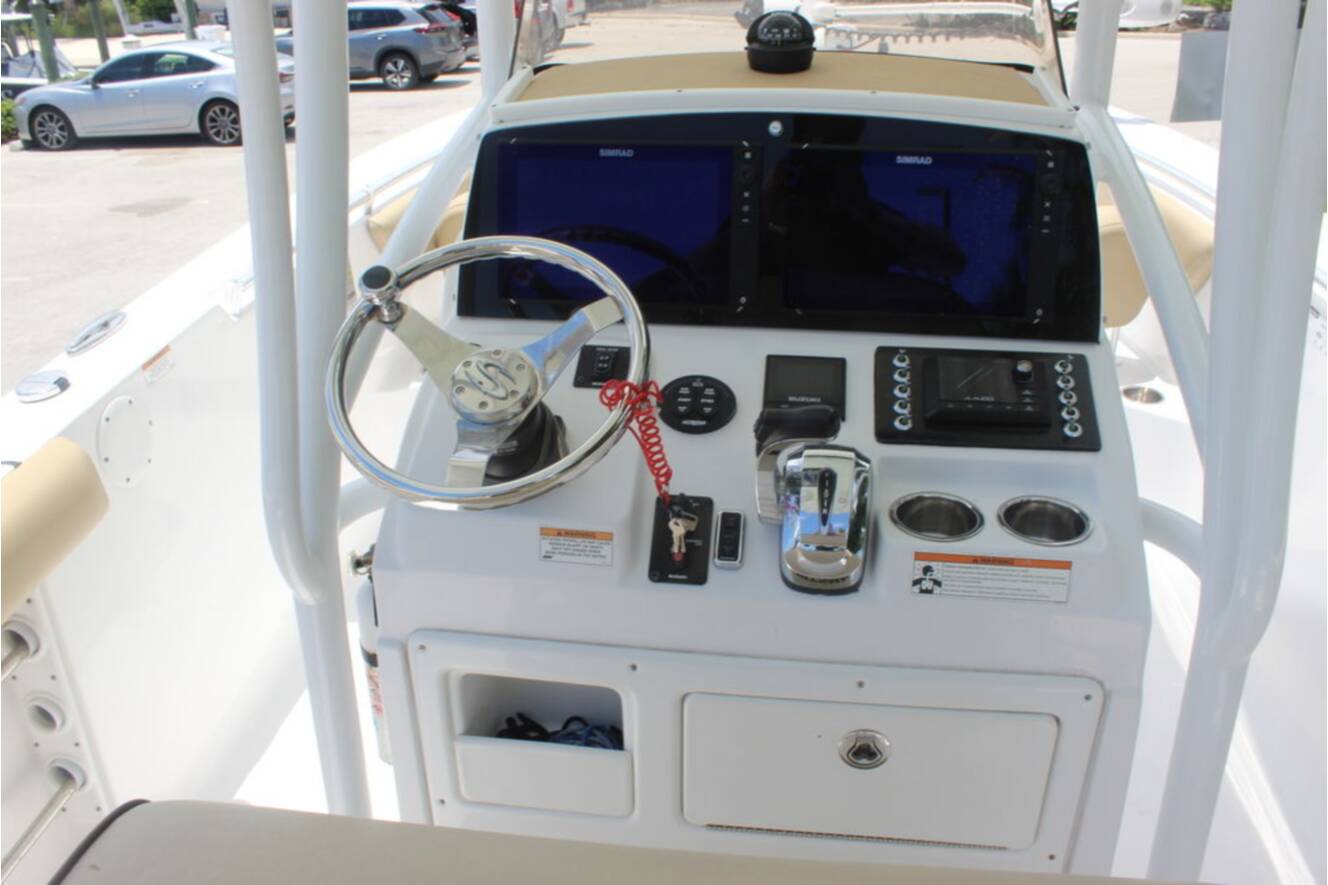 A photo of this 2018 Sportsman Heritage 231 Center Console