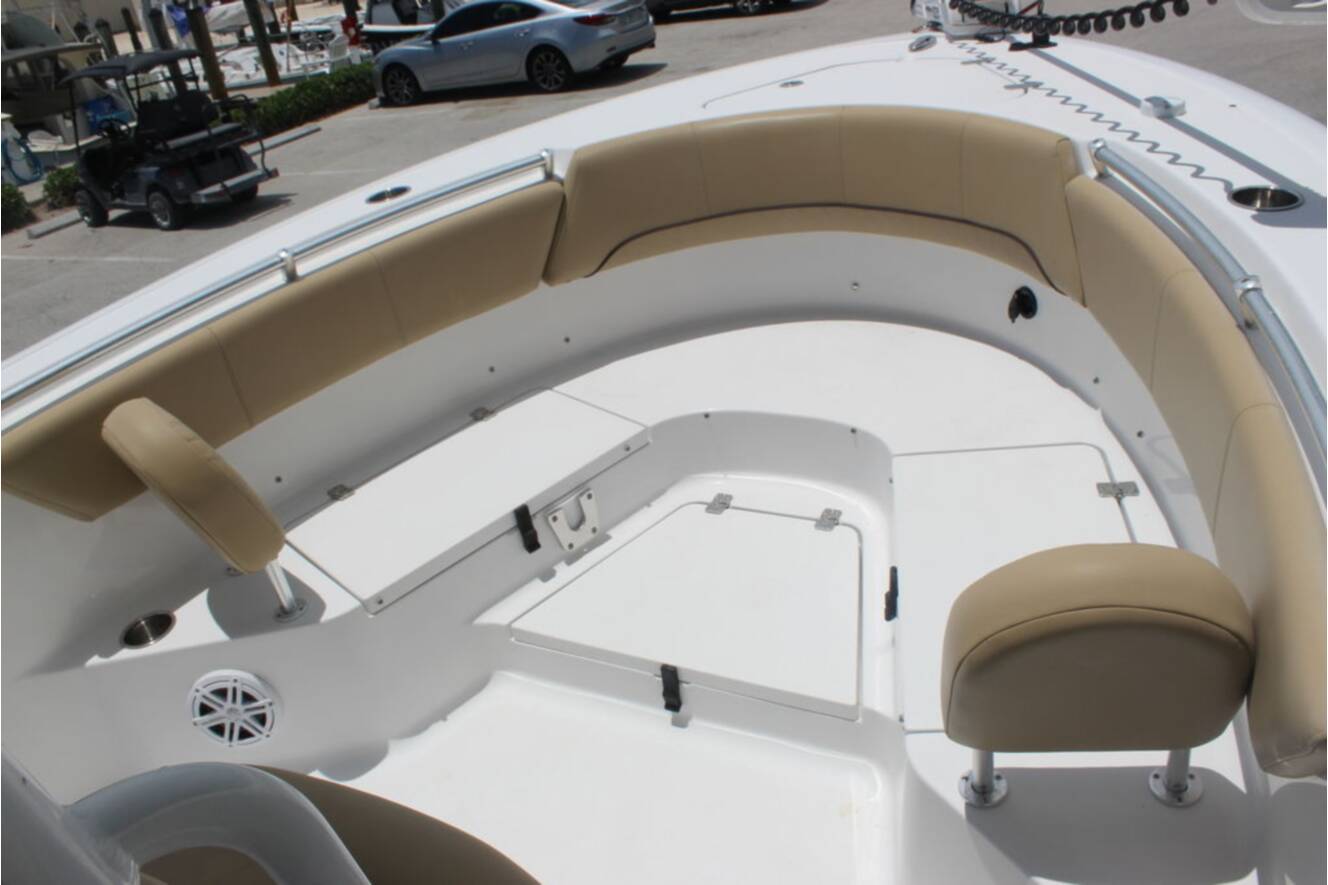 A photo of this 2018 Sportsman Heritage 231 Center Console