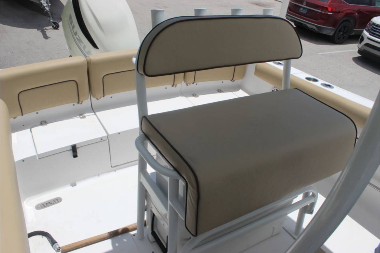 A photo of this 2018 Sportsman Heritage 231 Center Console