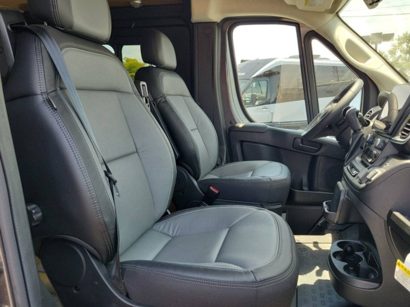 A photo of this 2026 Airstream Rangeline 21