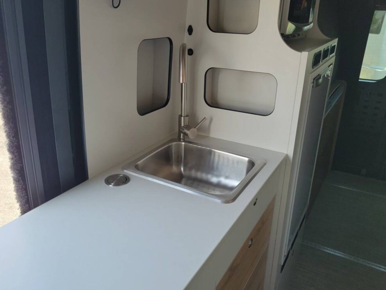 A photo of this 2026 Airstream Rangeline 21
