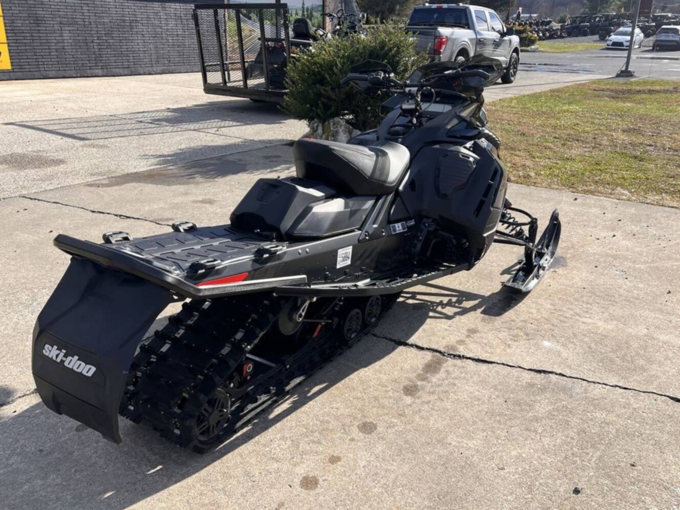 A photo of this 2025 Ski-Doo Renegade® X-RS® 900 ACE Turbo R Ice R. XT 1.5 Std_7.2