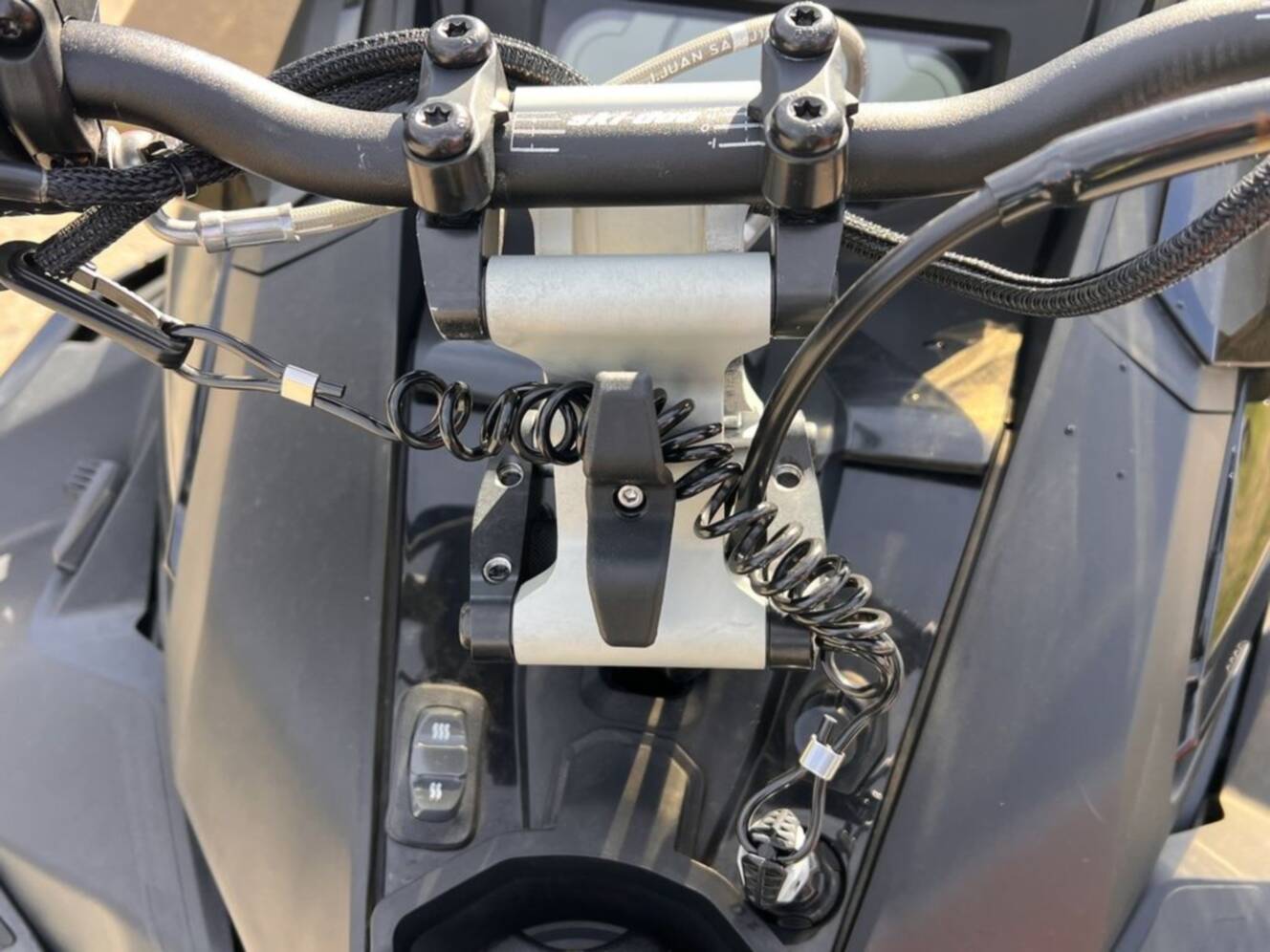 A photo of this 2025 Ski-Doo Renegade® X-RS® 900 ACE Turbo R Ice R. XT 1.5 Std_7.2