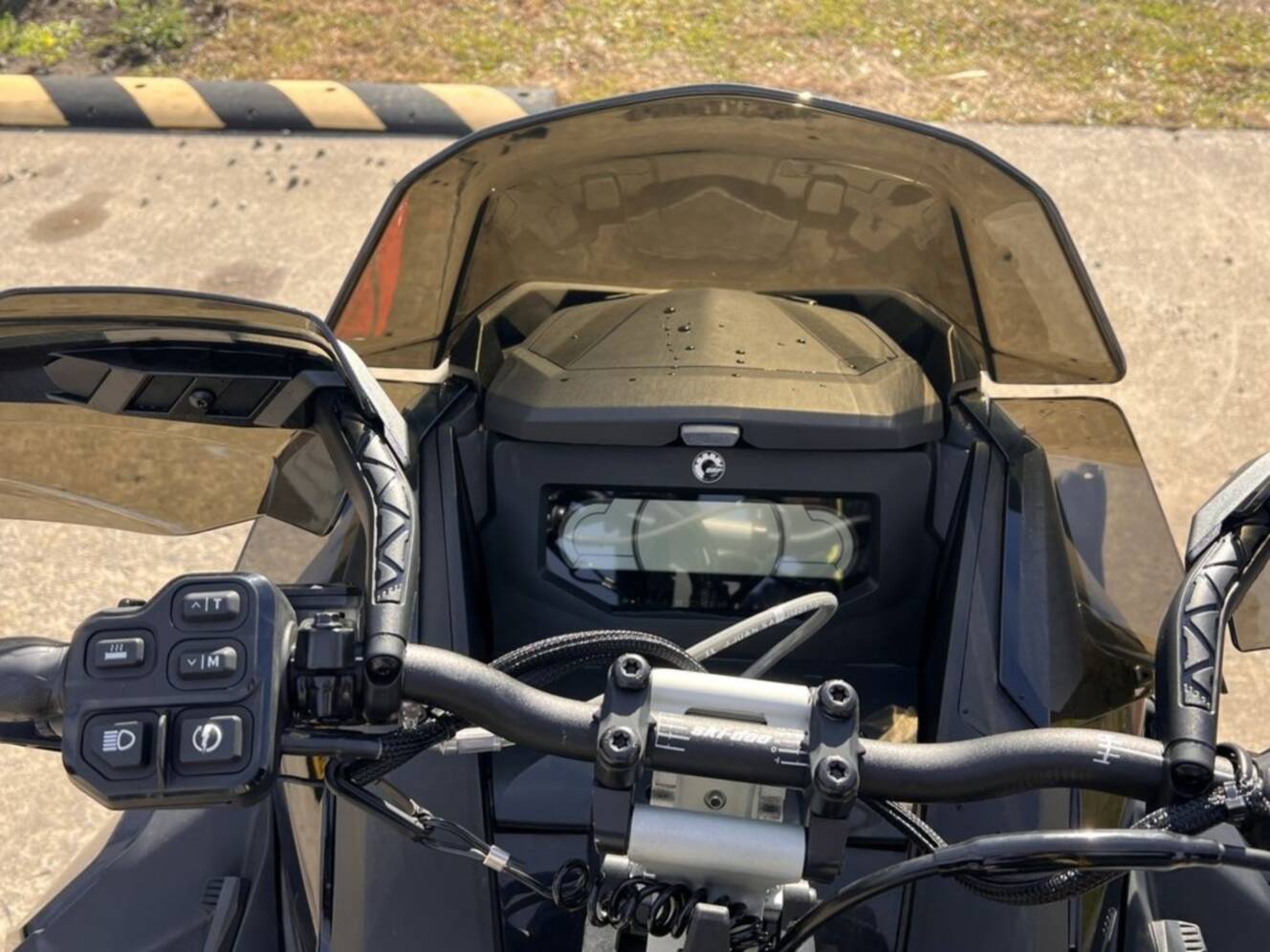 A photo of this 2025 Ski-Doo Renegade® X-RS® 900 ACE Turbo R Ice R. XT 1.5 Std_7.2