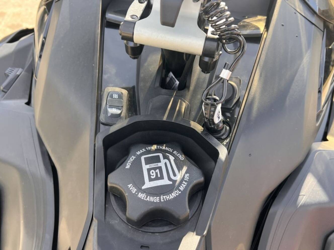 A photo of this 2025 Ski-Doo Renegade® X-RS® 900 ACE Turbo R Ice R. XT 1.5 Std_7.2
