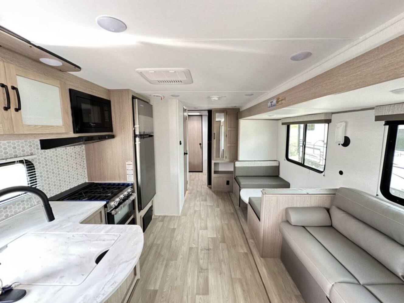 A photo of this 2026 Gulf Stream Conquest Lite Ultra-Lite 279BH