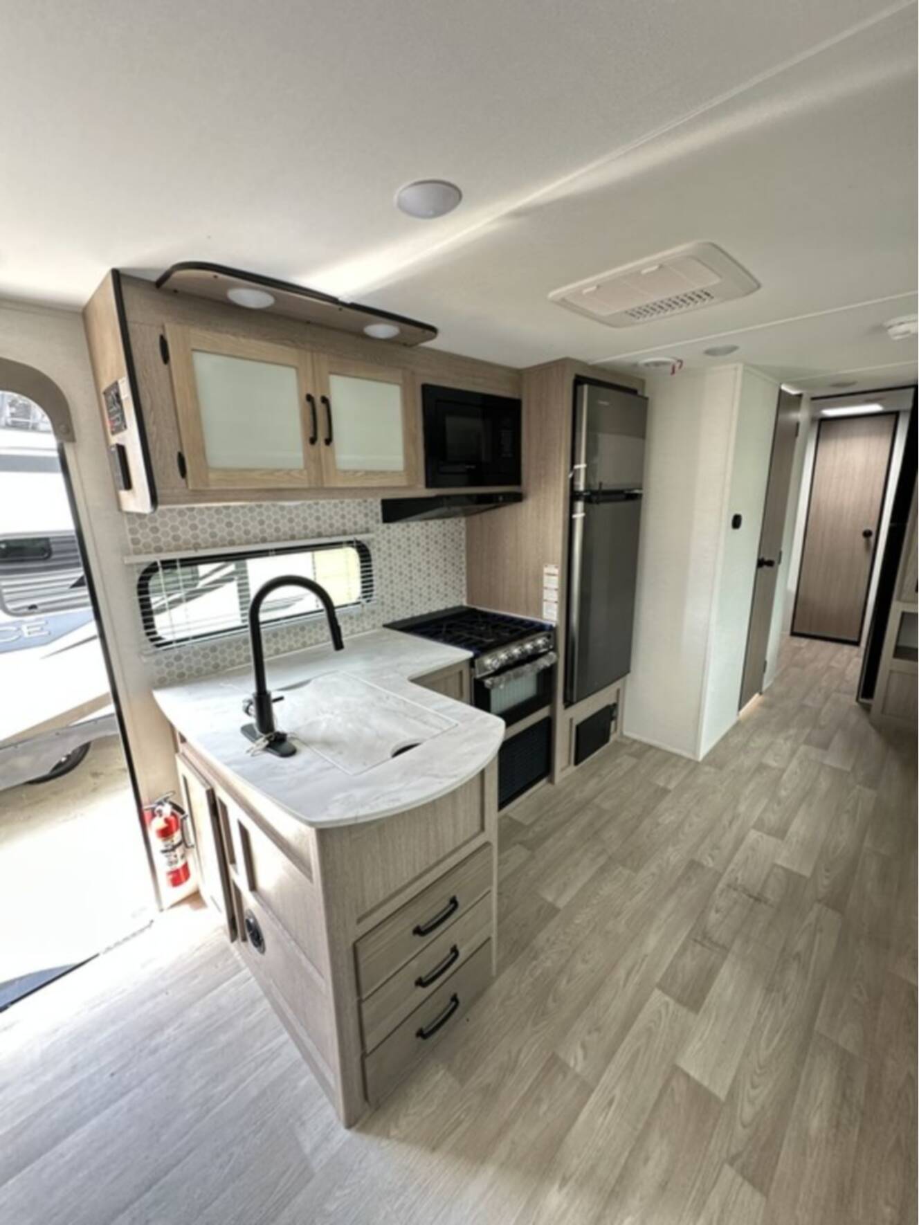 A photo of this 2026 Gulf Stream Conquest Lite Ultra-Lite 279BH